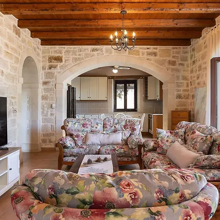 Oia Residence, Private And Peaceful فيلة Erfoi