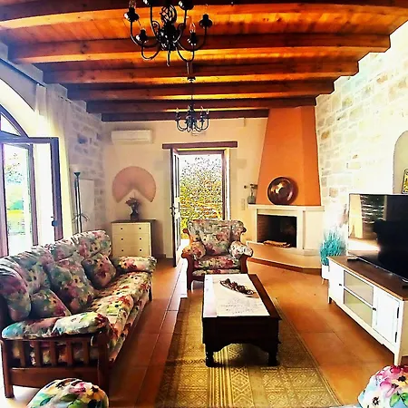 Oia Residence, Private And Peaceful Villa Erfoi