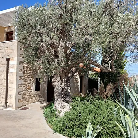 Oia Residence, Private And Peaceful Villa