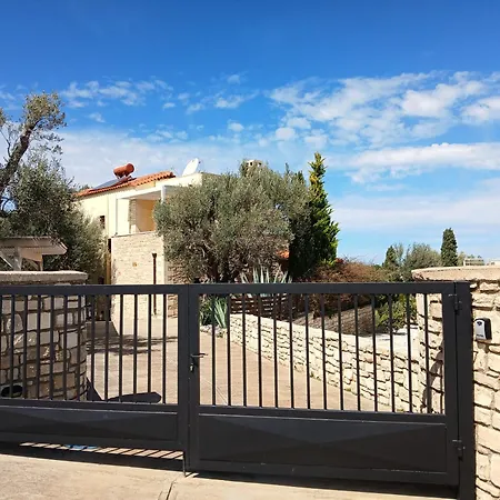 Oia Residence, Private And Peaceful Erfoi