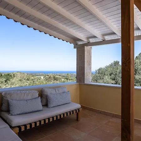Oia Residence, Private And Peaceful Villa Erfoi