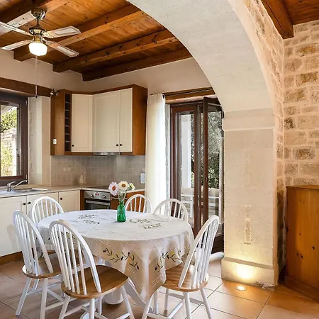 Oia Residence, Private And Peaceful Erfoi