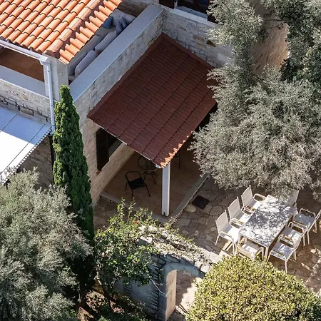 Oia Residence, Private And Peaceful Villa